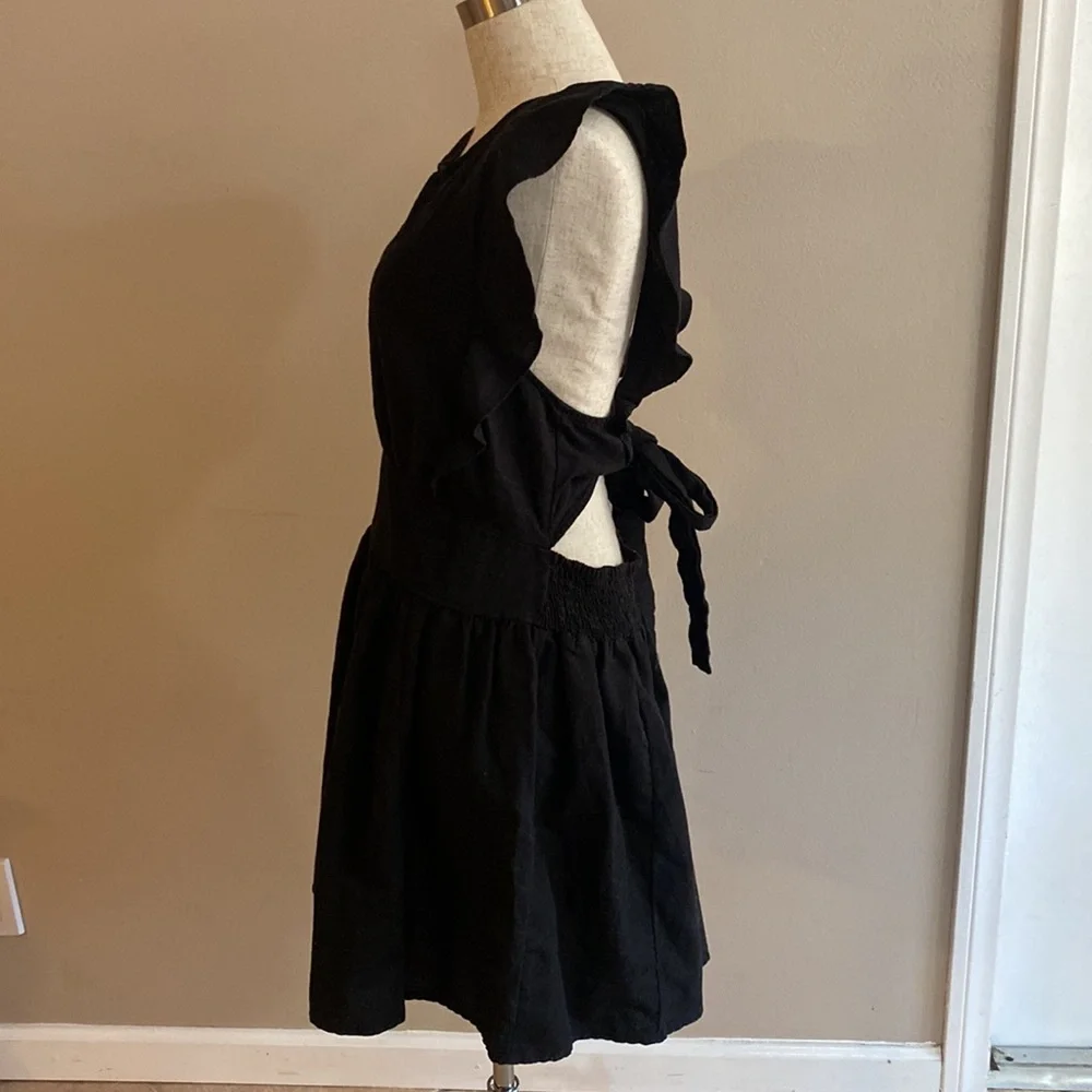 Free People linen blend beautiful ruffled back tie mini boho dress. - Picture 7 of 14